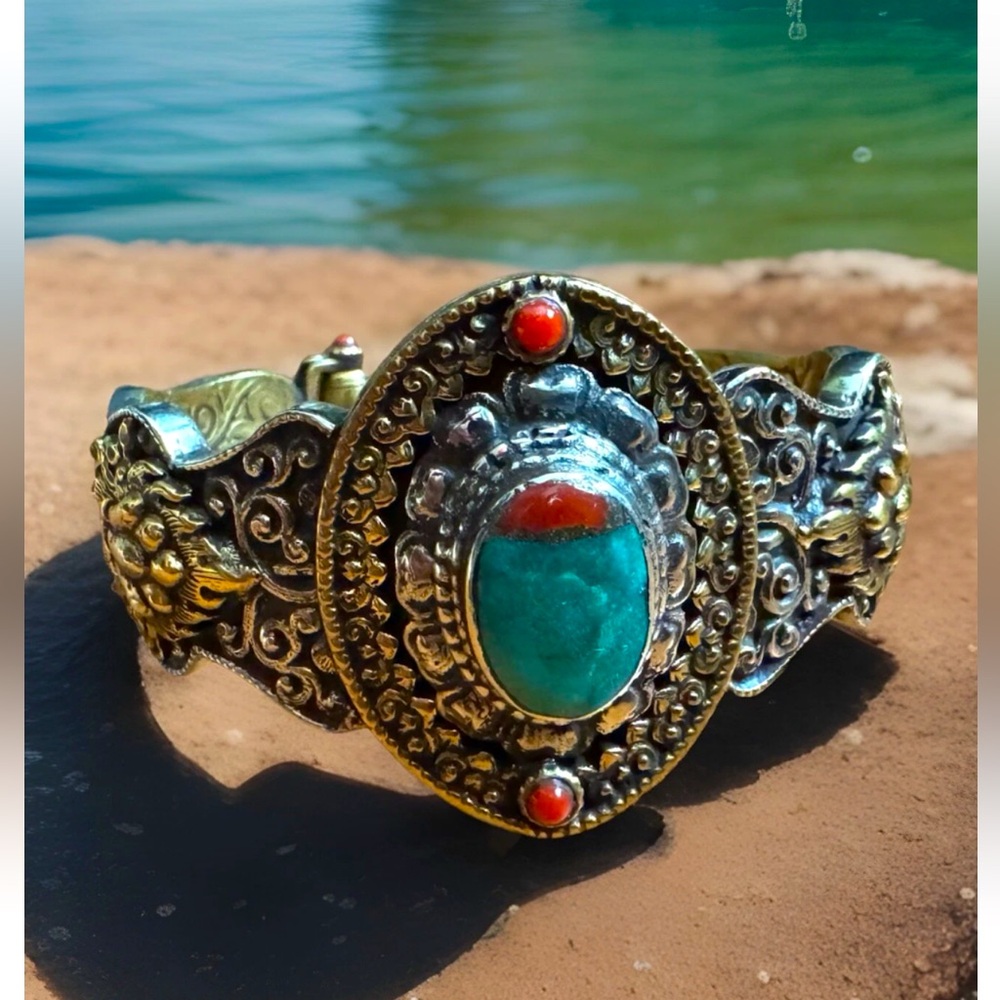 Vintage & Hand Carved Auspicious Symbol & Floral Pattern Tibetan Silver Cuff🔥